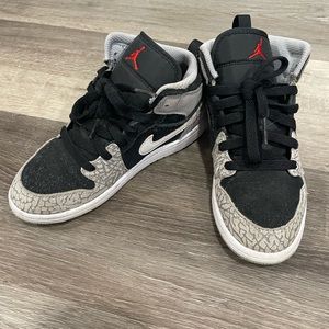 Kids Jordan 1’s size 1Y